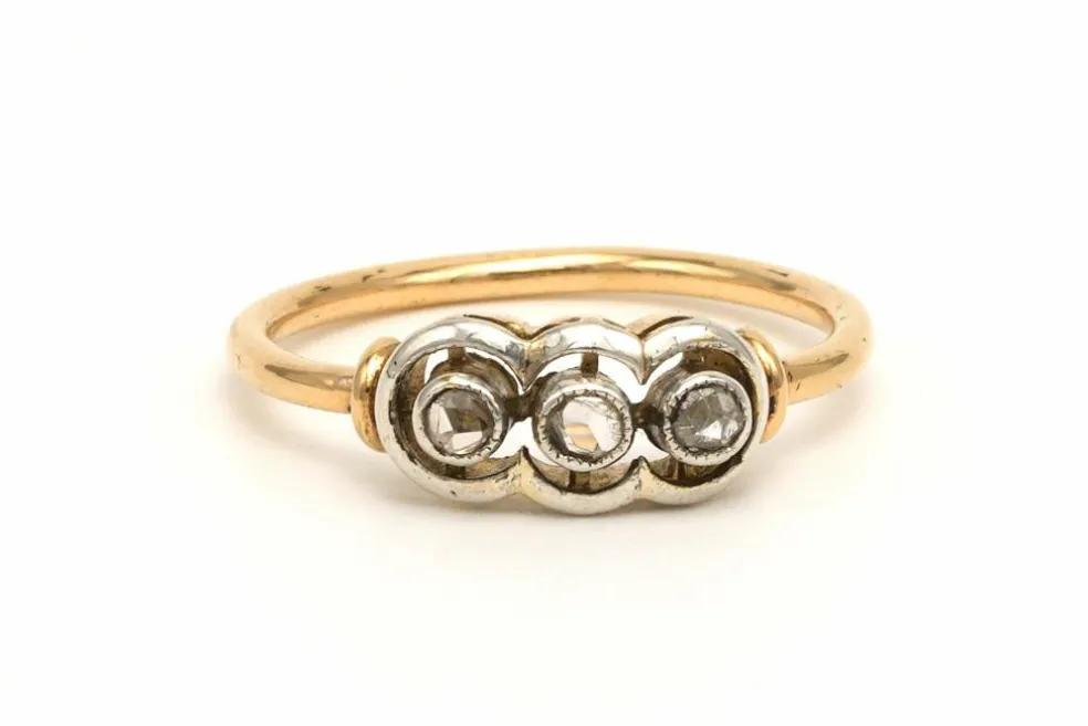 Bague Art Déco en or jaune et blanc 18 carats sertie de diamants "taille rose"
