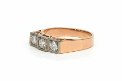 Bague Art Déco en or jaune et blanc 18 carats sertie de diamants