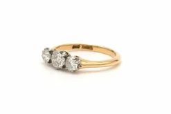 Bague Art Déco en or jaune 18 carats sertie de diamants "taille" brillant (+-0.65ct)