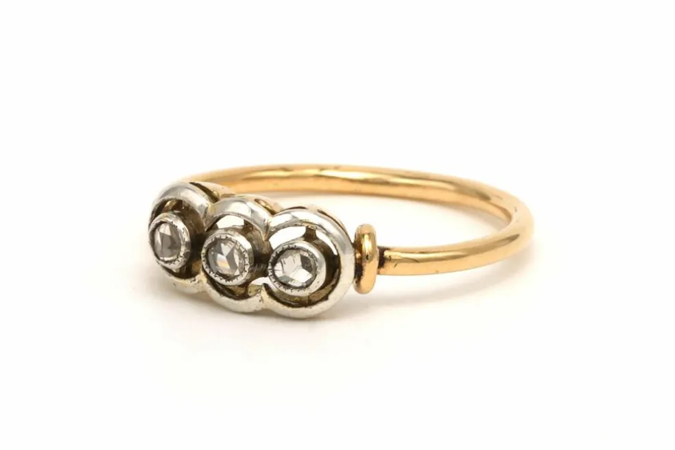 Bague Art Déco en or jaune et blanc 18 carats sertie de diamants "taille rose"