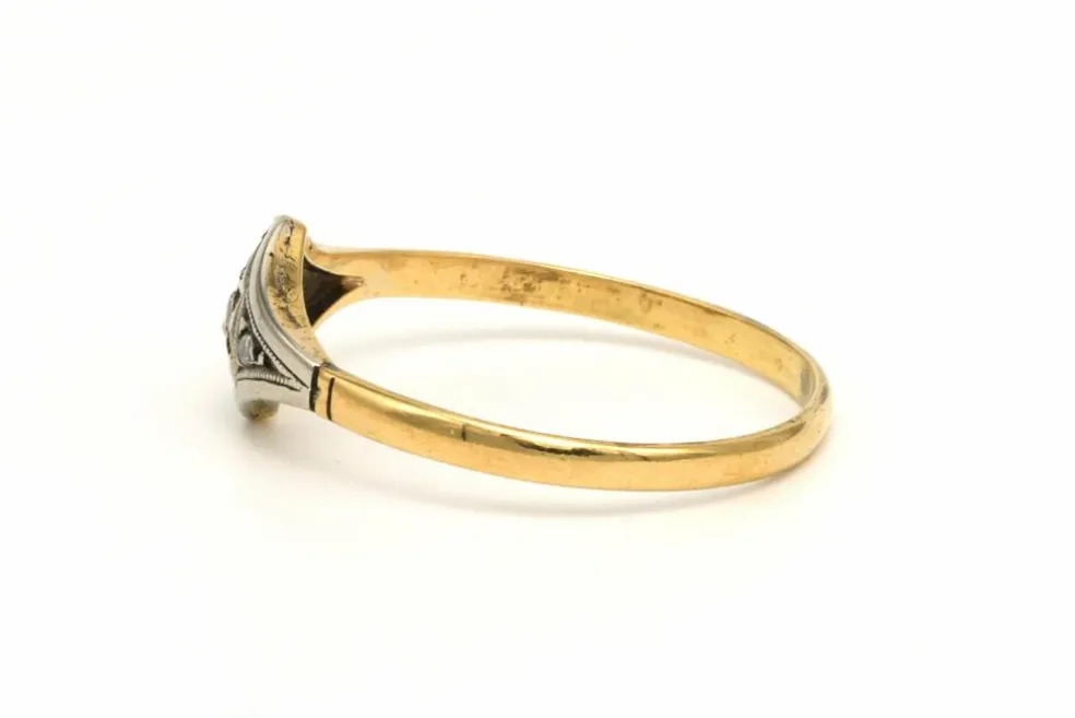 Bague Art Déco en or jaune et blanc 18 carats sertie de diamants