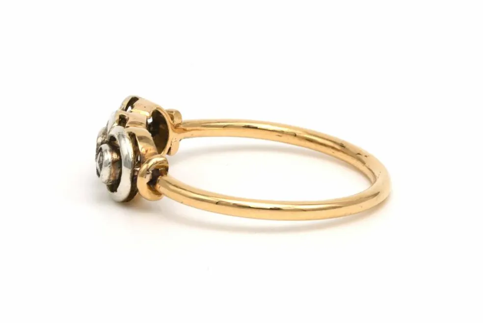 Bague Art Déco en or jaune et blanc 18 carats sertie de diamants "taille rose"