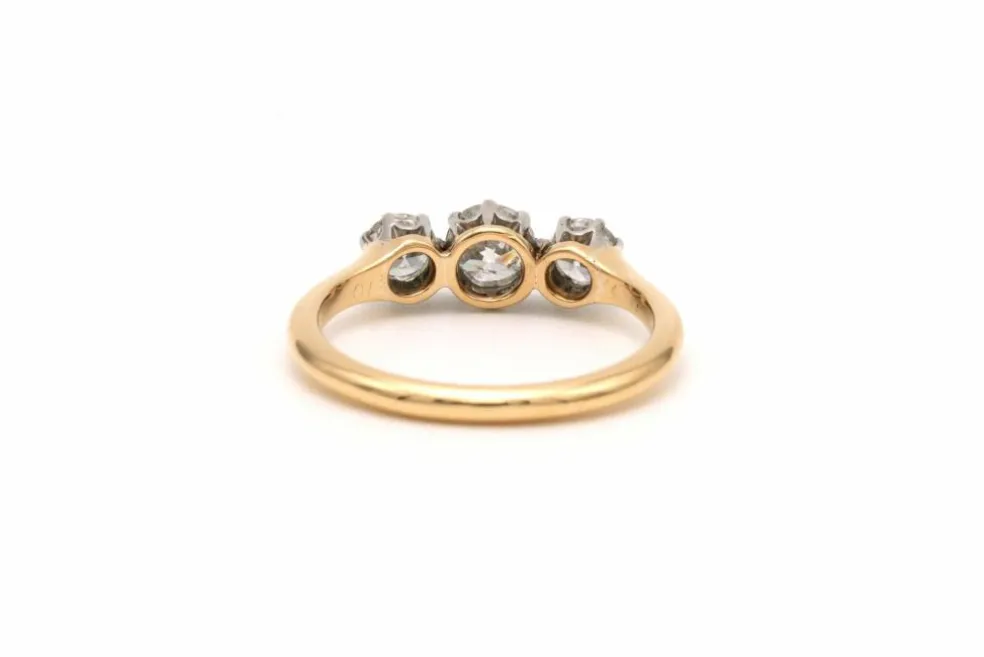Bague Art Déco en or jaune 18 carats sertie de diamants "taille" brillant (+-0.65ct)