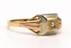 Bague Art Déco en or jaune et blanc 18 carats sertie d'une perle