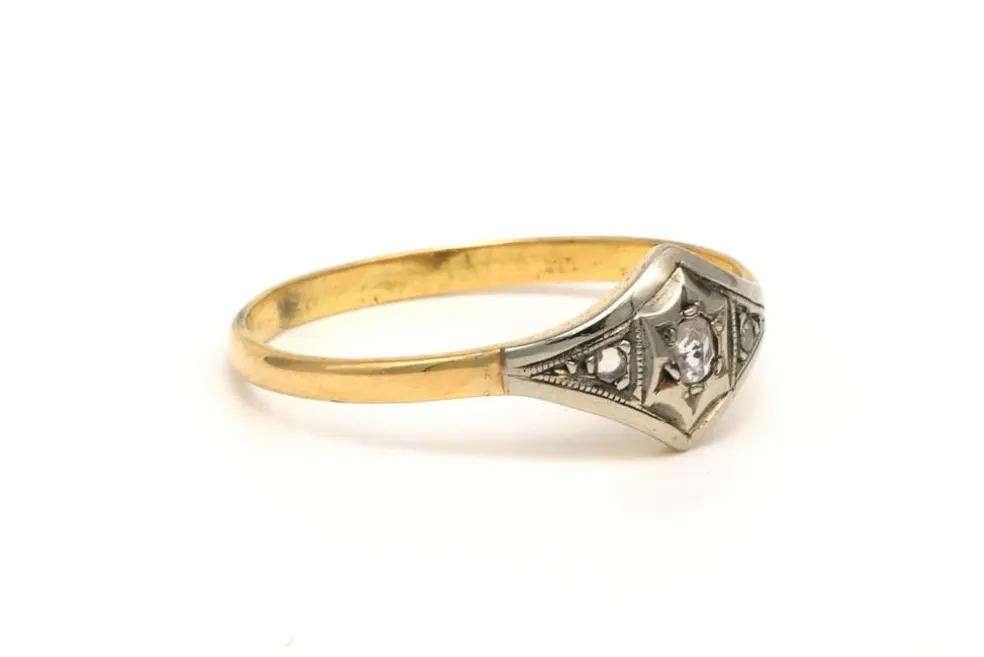 Bague Art Déco en or jaune et blanc 18 carats sertie de diamants