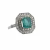 Bague Art Déco en platine avec émeraude