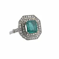 Bague Art Déco en platine avec émeraude