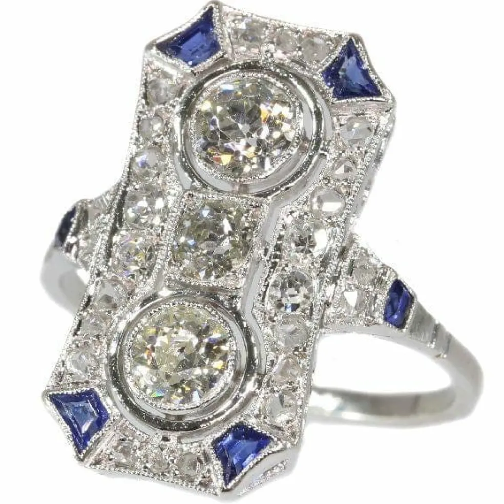 Bague Art Déco en platine et diamants
