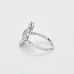 Bague Art déco en platine, saphir et diamants