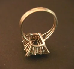Bague Art Déco en platine, aigue marine et diamants