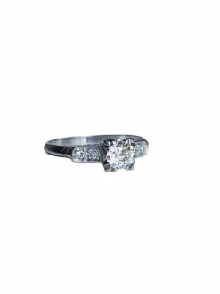 Bague art déco en platine et diamants