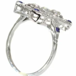 Bague Art Déco en platine et diamants