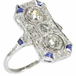 Bague Art Déco en platine et diamants