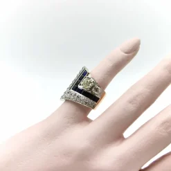 Bague Art déco en platine avec diamants et saphirs