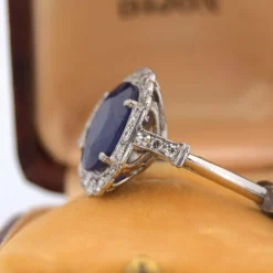 Bague Art Déco en saphir et diamant