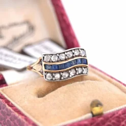 Bague Art Déco en saphir et diamant