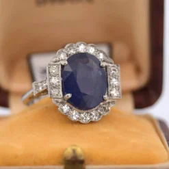 Bague Art Déco en saphir et diamant