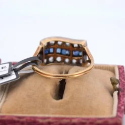 Bague Art Déco en saphir et diamant
