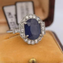 Bague Art Déco en saphir et diamant