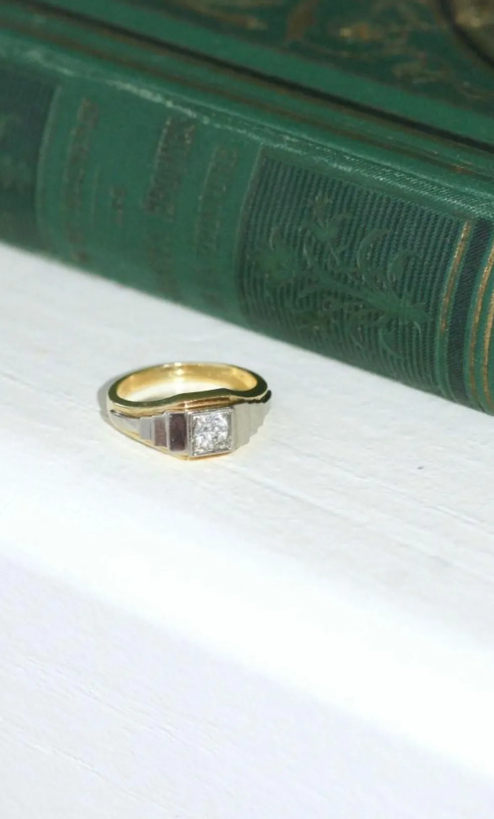 Bague Art Déco escalier deux ors et diamant