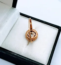 Bague Art Déco française en or jaune et platine avec diamants