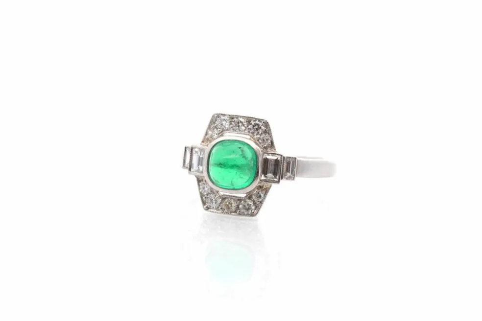 Bague art déco émeraude cabochon de Colombie et diamants
