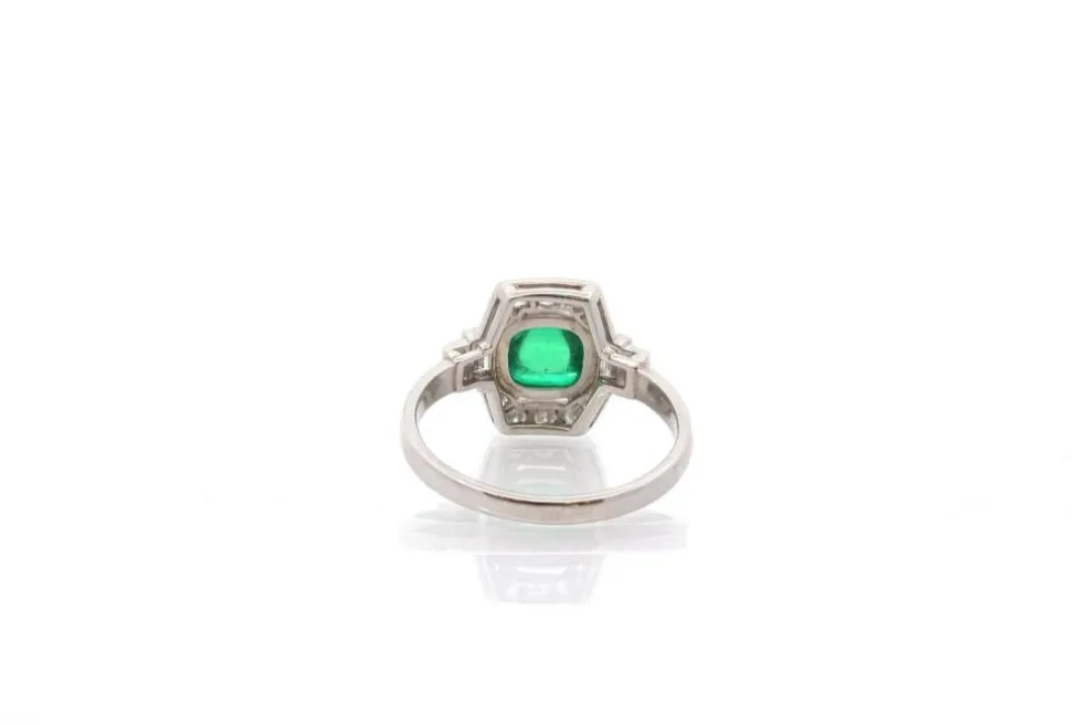 Bague art déco émeraude cabochon de Colombie et diamants