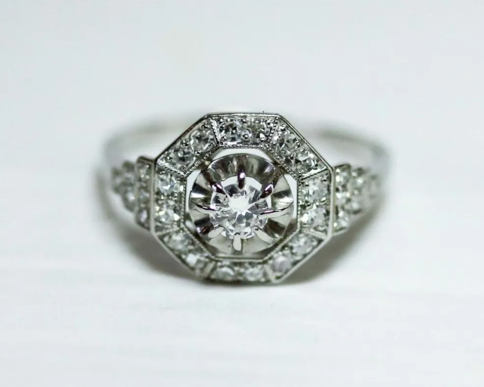 Bague Art Déco Octogonale Platine et Diamants