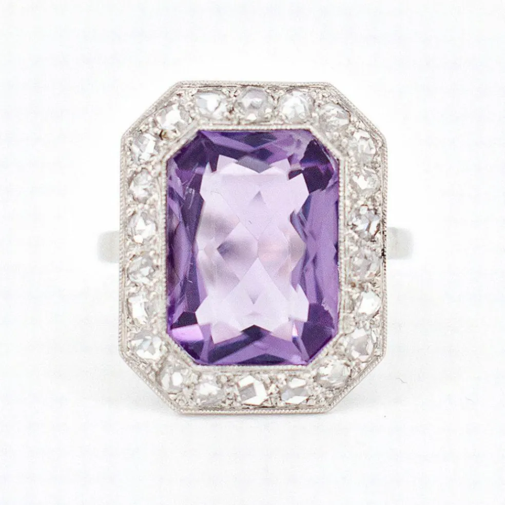 Bague Art Déco, Or 18 Carats, Platine, Améthyste et Diamants