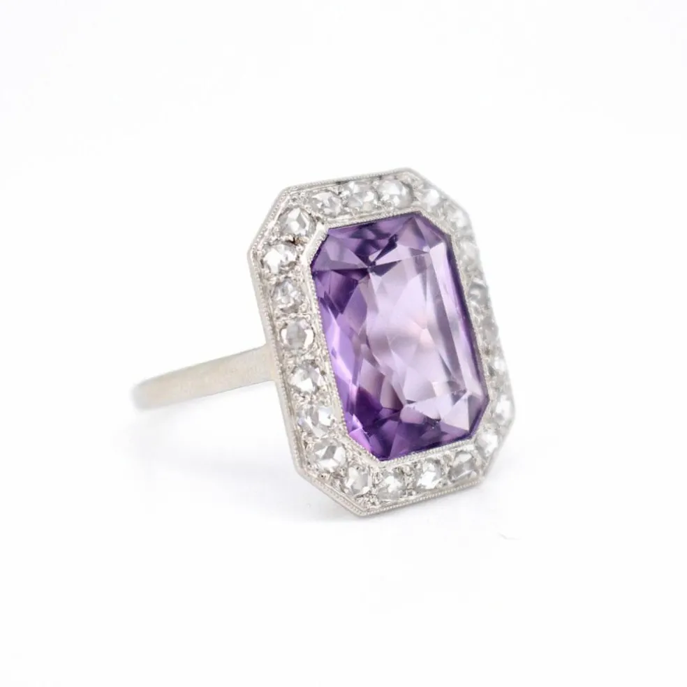 Bague Art Déco, Or 18 Carats, Platine, Améthyste et Diamants