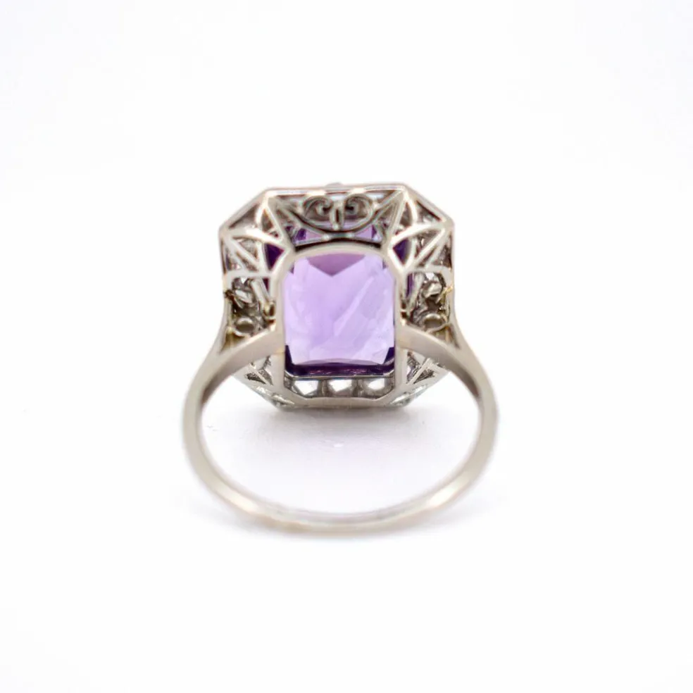 Bague Art Déco, Or 18 Carats, Platine, Améthyste et Diamants