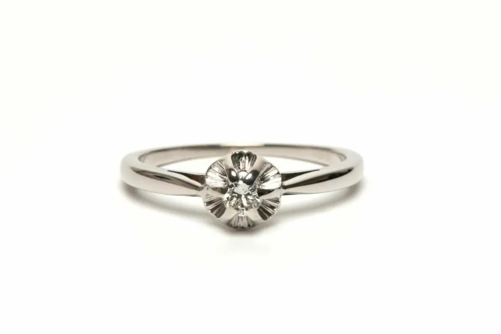 Bague Art Déco or blanc, diamant