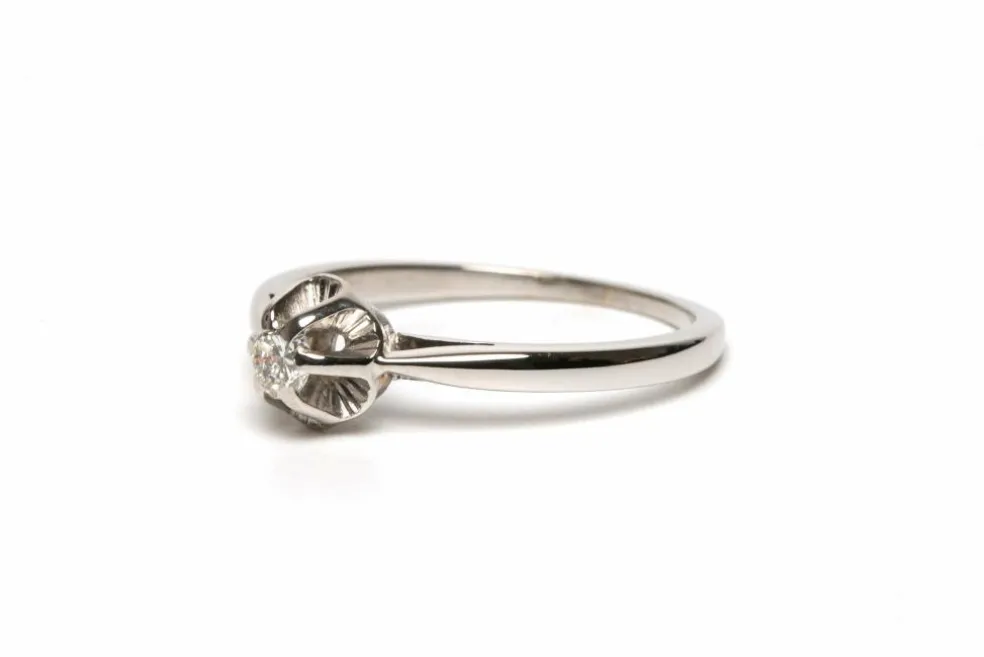 Bague Art Déco or blanc, diamant
