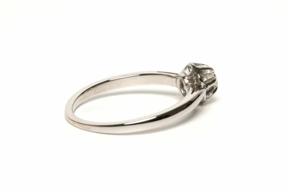 Bague Art Déco or blanc, diamant