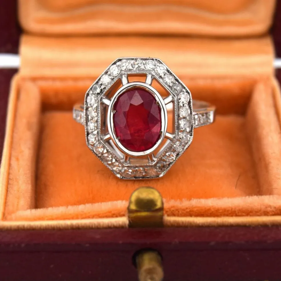 Bague Art Déco or blanc rubis diamants