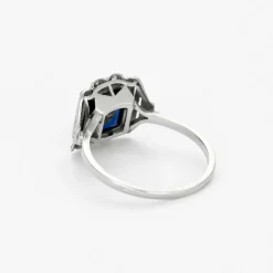 Bague Art Déco or blanc, saphir et diamants