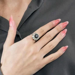 Bague Art Déco or blanc, saphir et diamants