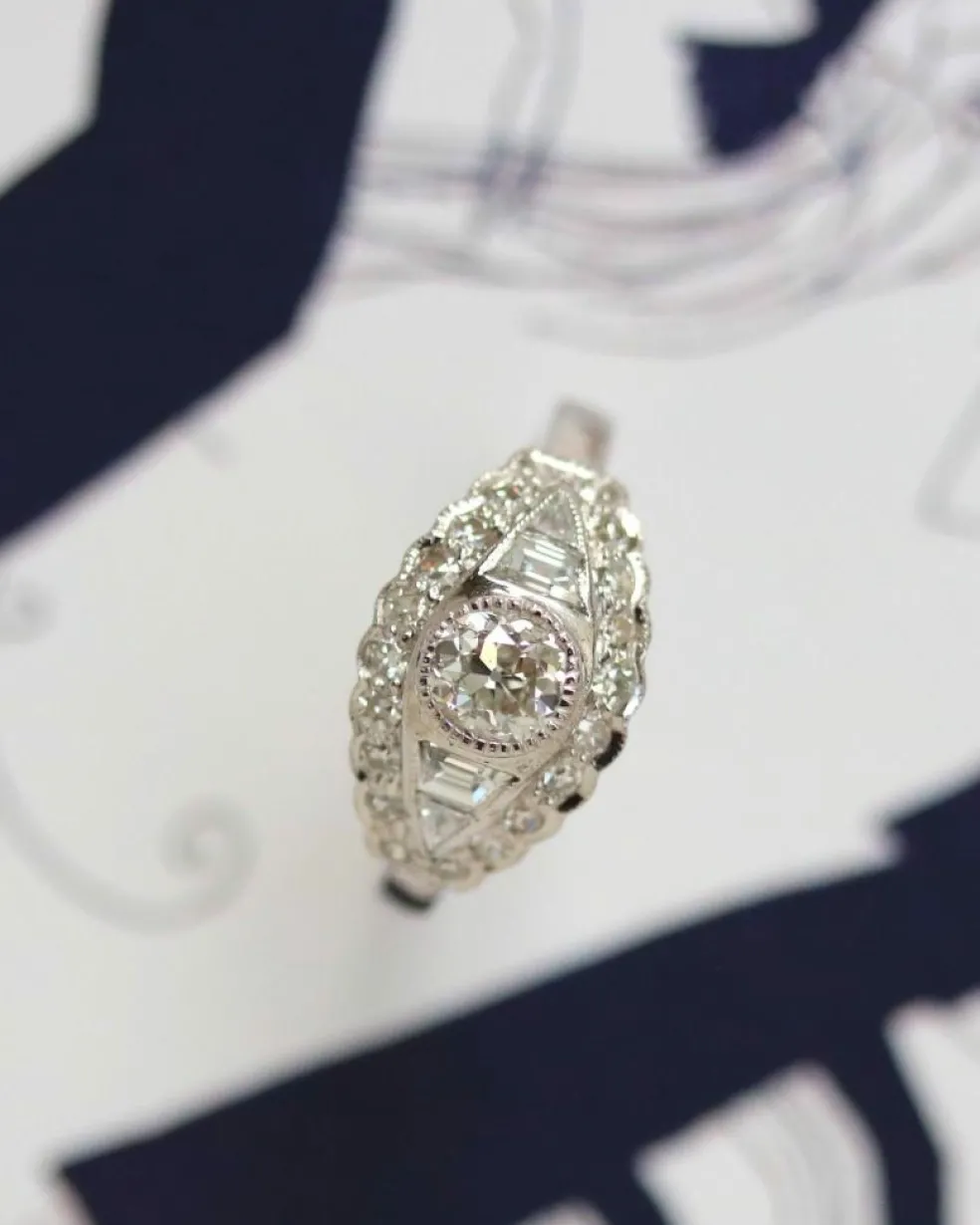 Bague Art Déco Or Gris et Diamants