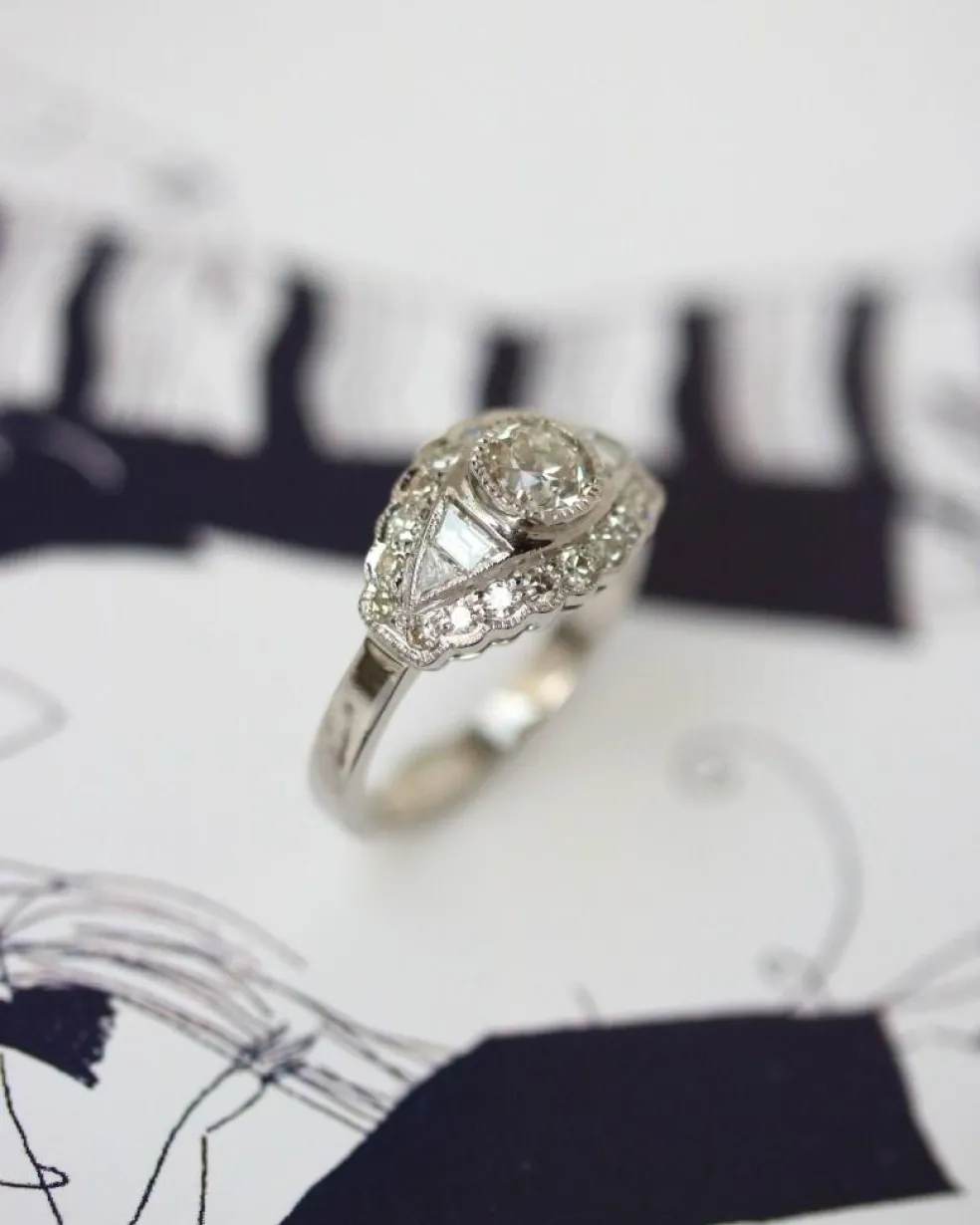 Bague Art Déco Or Gris et Diamants