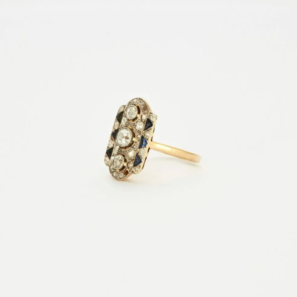 Bague Art Déco or jaune et or gris, diamants et saphirs