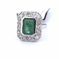 Bague Art Déco or jaune émeraude diamants