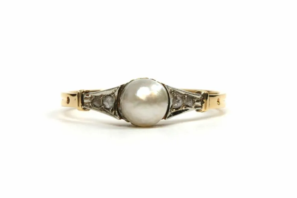 Bague Art Déco or jaune, perle et diamants