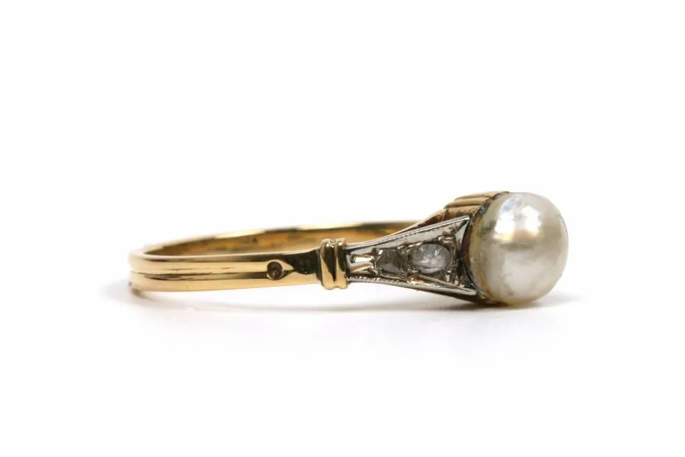 Bague Art Déco or jaune, perle et diamants