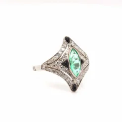 Bague Art Déco Platine Emeraude Saphirs Diamants