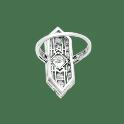 Bague Art Déco, platine et diamants.
