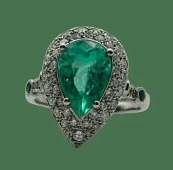 Bague Art Déco platine, émeraude naturelle, diamants.