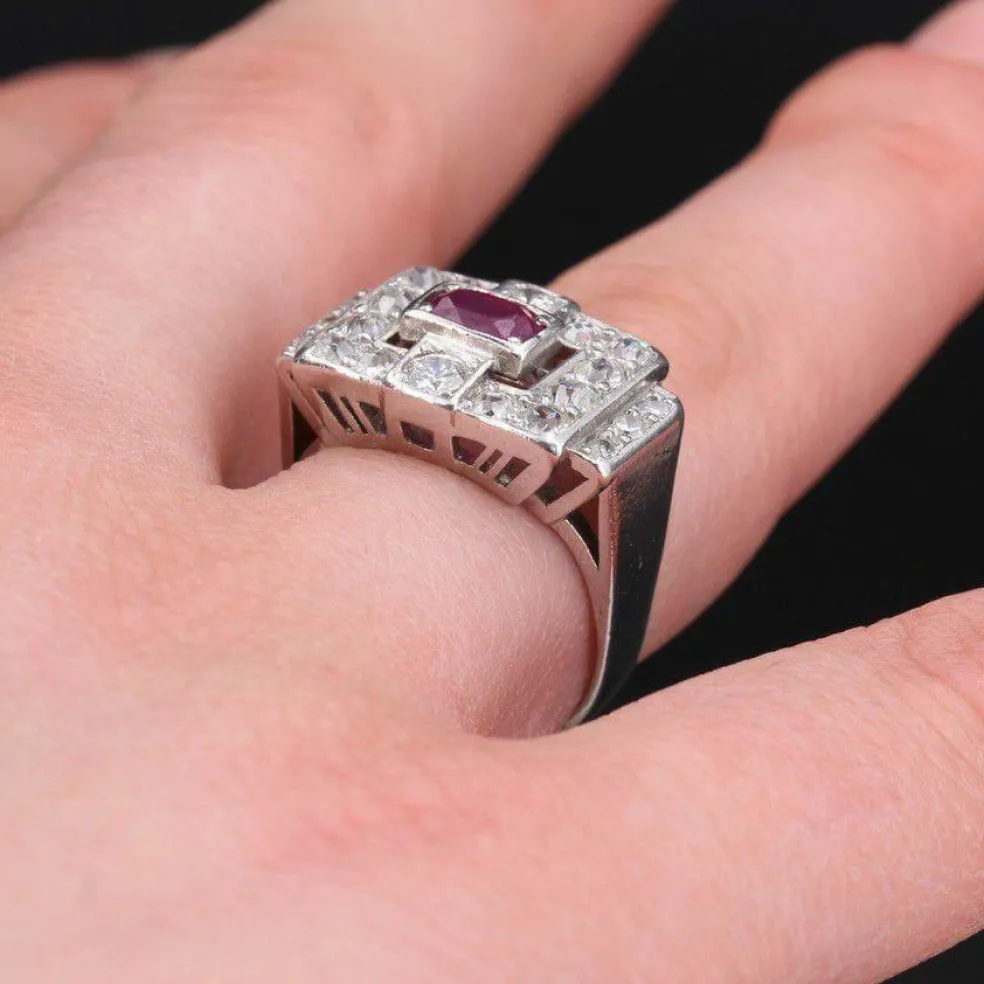 Bague art déco platine rubis diamants