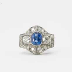 Bague Art Déco platine, saphir, diamants
