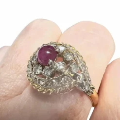 Bague Art Déco rubis cabochon diamants