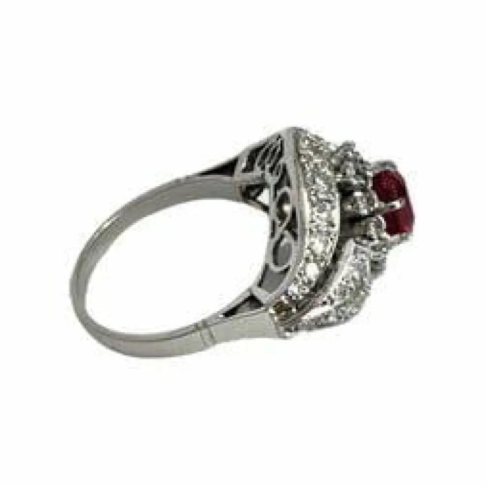 Bague Art Déco rubis et diamants